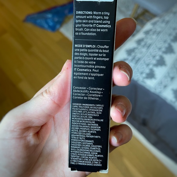 SOLD / IT Cosmetics Bye Bye Under Eye Concealer - Picture 4 of 6